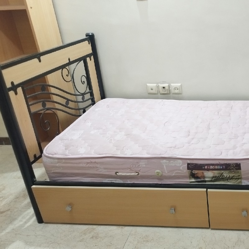 تخت یک نفره
