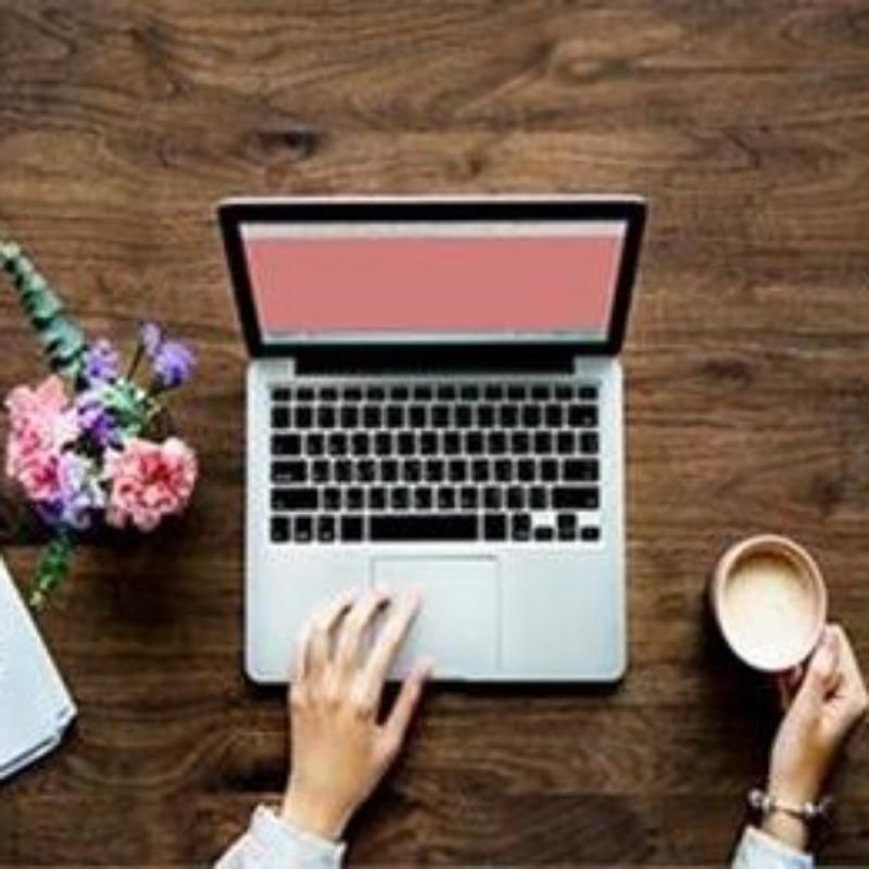 استخدام. کاریابی کادر منزل تایپیست مترجم