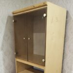 کمد چوبی و یک کنسول