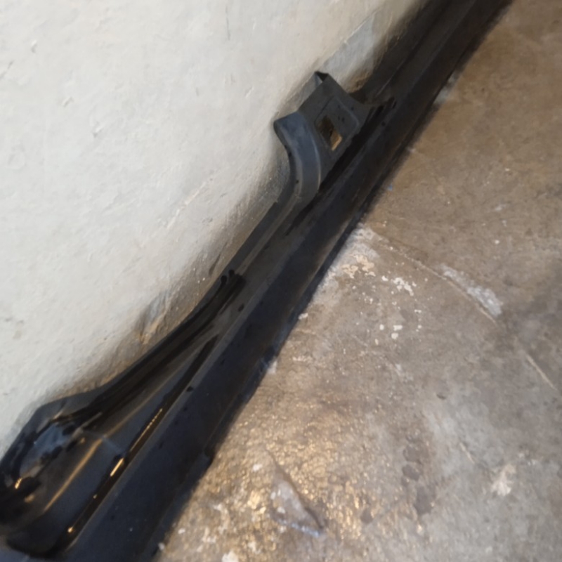 ( 1 عدد ) رکاب زانتیا (نو و خام) سمت راست( سمت شاگرد)