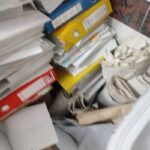 خریدار کتاب کاغذ باطله